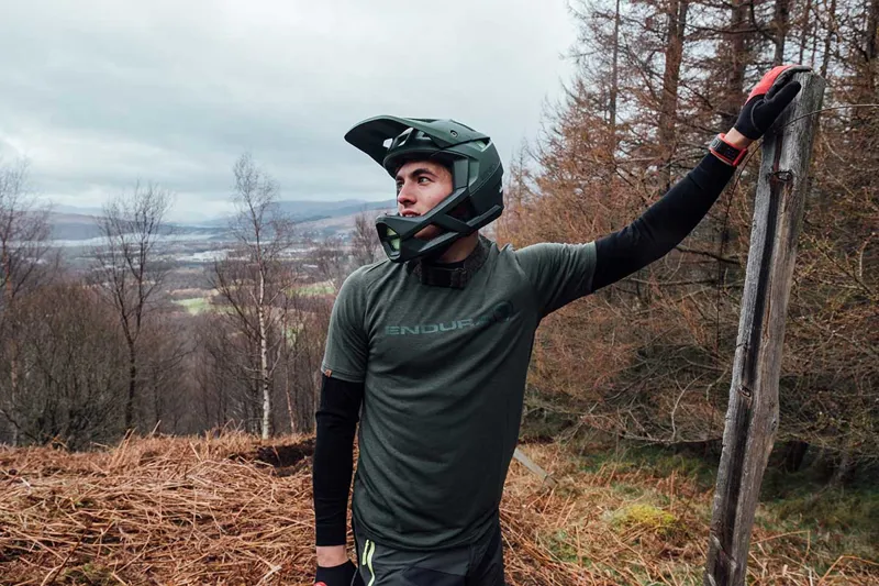 Endura MT500 Full Face Helmet in White-4